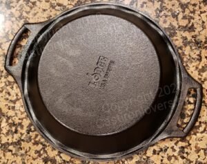 Cast Iron pie pan, Cast iron novelty pan, Cast iron pan, Cast iron bakeware, cast iron pie pan bakeware, Round cast iron pie plate, Round cast iron pie pan Cast iron pan Cast iron bakeware cast iron pie pan bakeware